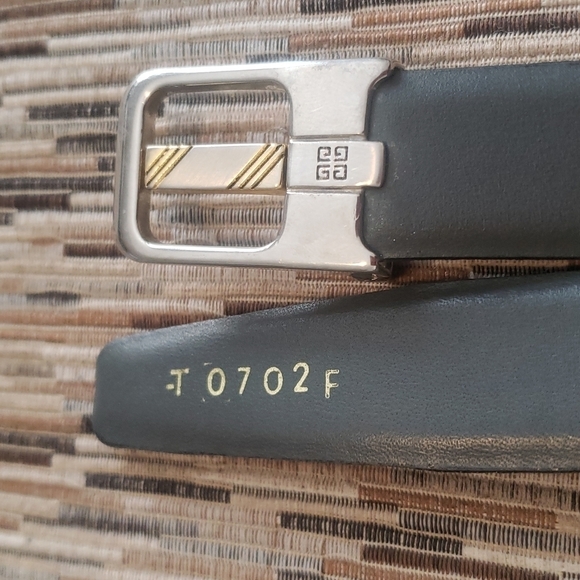 2×HP. Givenchy Reversible Leather Belt - Picture 13 of 14